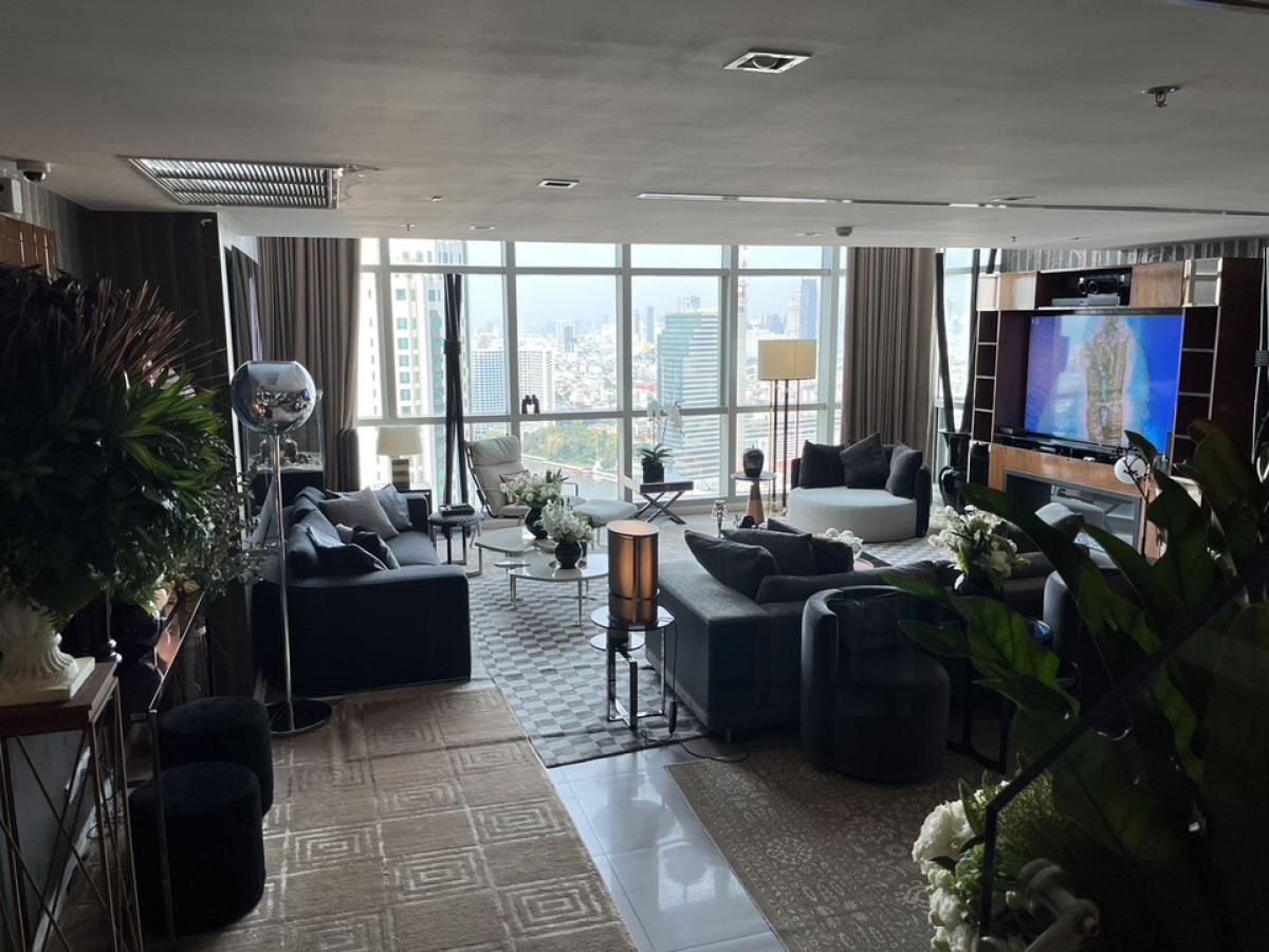 For SaleCondoWongwianyai, Charoennakor : 📢👇For sale 3 bedrooms duplex, rare items, luxury condo by the river , huge space and huge river view , near Icon Siam, Private Gym and Spa (Canadian wood jacuzzi), sell with furniture by Fendi, Ralph Lauren
