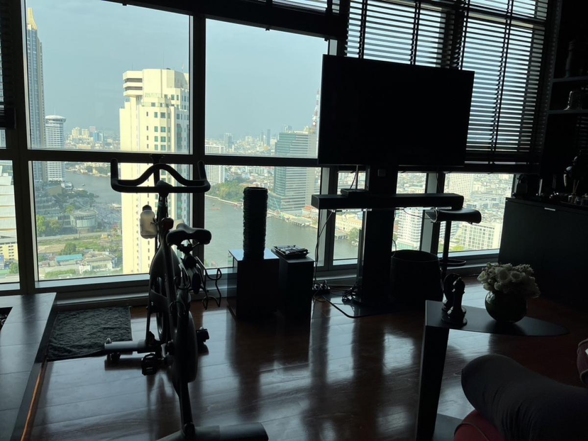 For SaleCondoWongwianyai, Charoennakor : 📢👇For sale 3 bedrooms duplex, rare items, luxury condo by the river , huge space and huge river view , near Icon Siam, Private Gym and Spa (Canadian wood jacuzzi), sell with furniture by Fendi, Ralph Lauren
