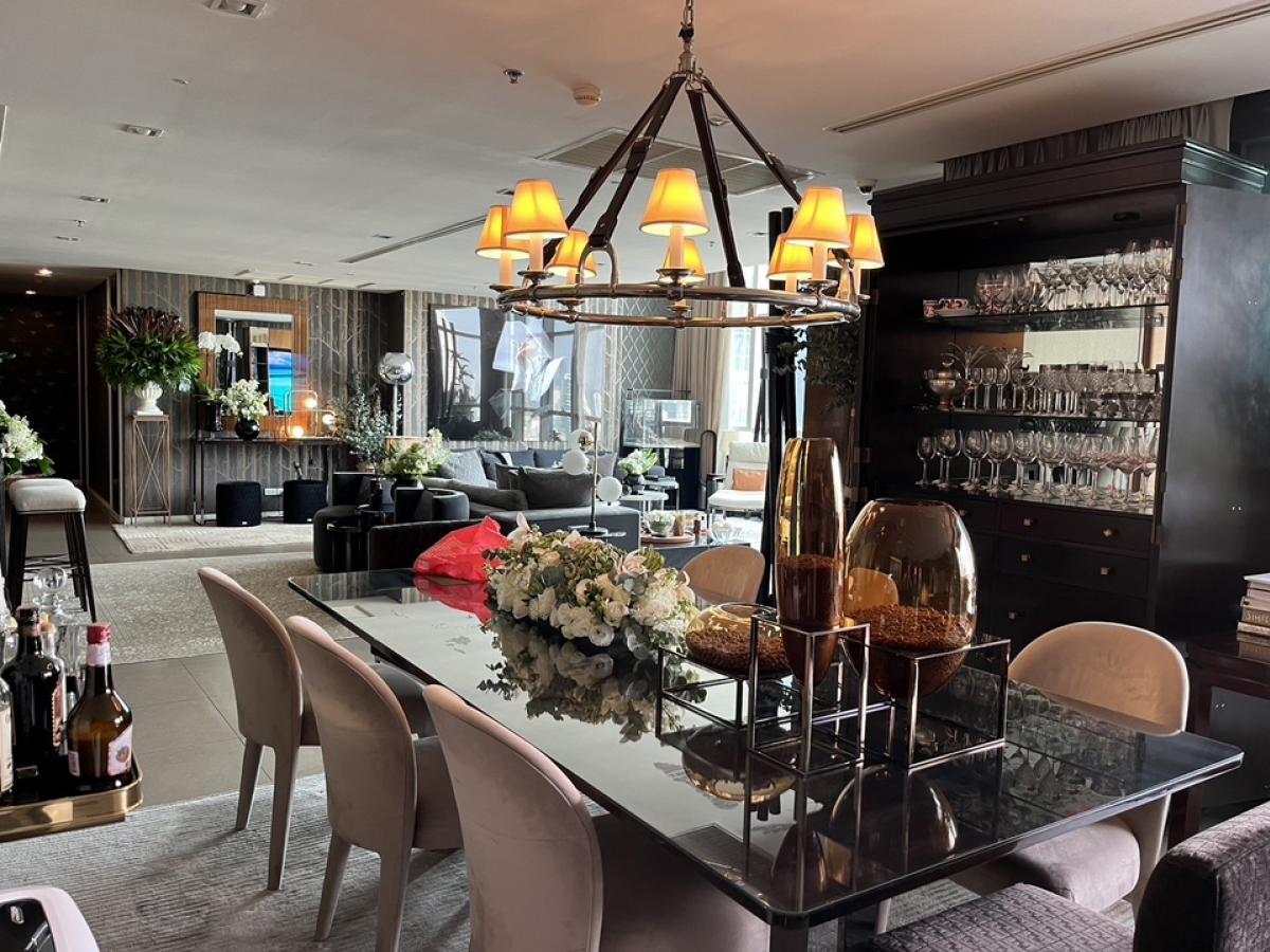 For SaleCondoWongwianyai, Charoennakor : 📢👇For sale 3 bedrooms duplex, rare items, luxury condo by the river , huge space and huge river view , near Icon Siam, Private Gym and Spa (Canadian wood jacuzzi), sell with furniture by Fendi, Ralph Lauren
