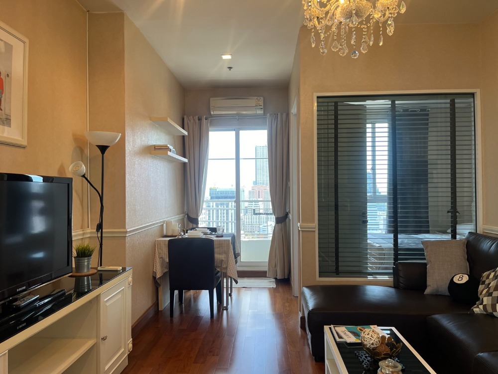 ให้เช่า 1 ห้องนอน เฟอร์ครบ ห้องมุม พร้อมอยู่ Rent 1 Bedroom Fully Furnished ! Loading...