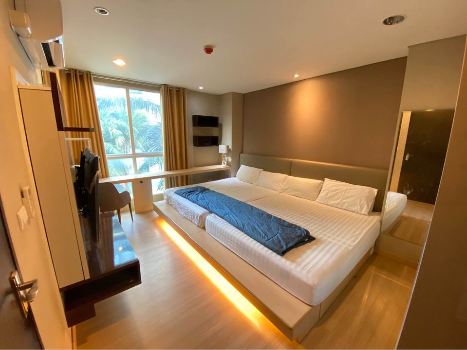For RentCondoRatchathewi,Phayathai : The Address Pathumwan【𝐑𝐄𝐍𝐓】🔥 2 bedrooms, good price, beautiful decoration, very beautiful light! Near BTS Ratchathewi. 🔥 Contact Line ID: @hacondo