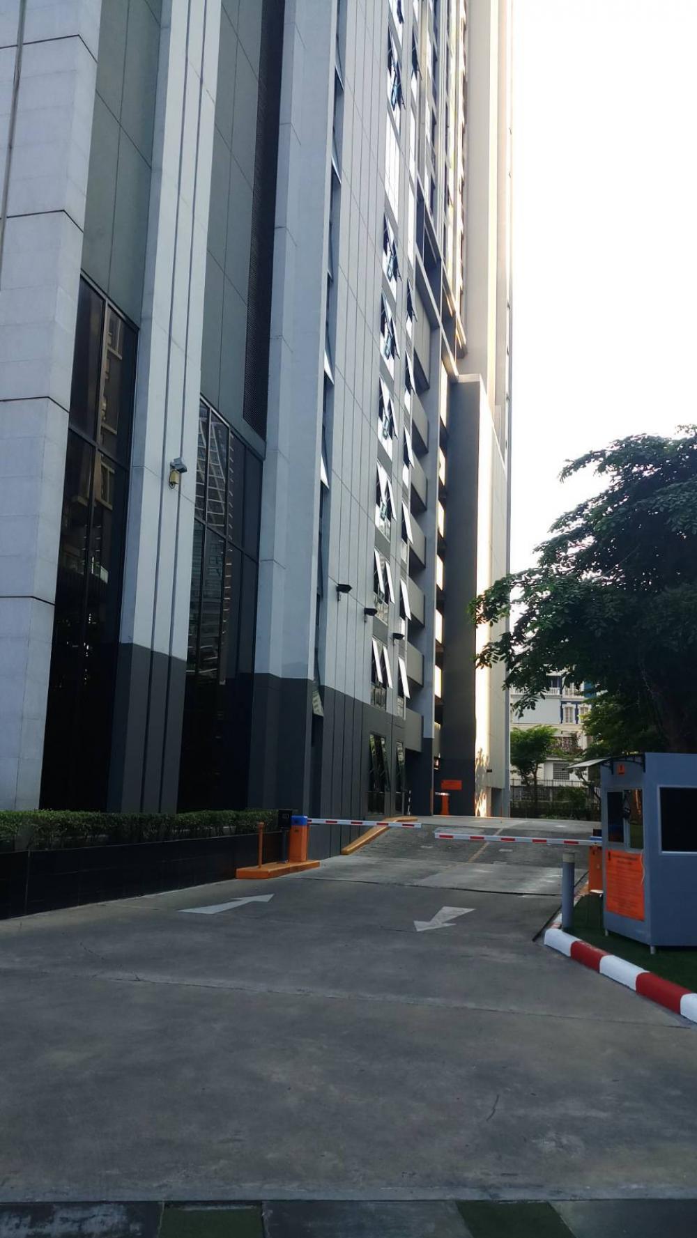 ขายคอนโดพระราม 9 เพชรบุรีตัดใหม่ RCA : Condolette Midst Rama9 For Sale 21.99 sq m., 9th floor, beautiful, luxurious, with furniture, balcony, unblock view