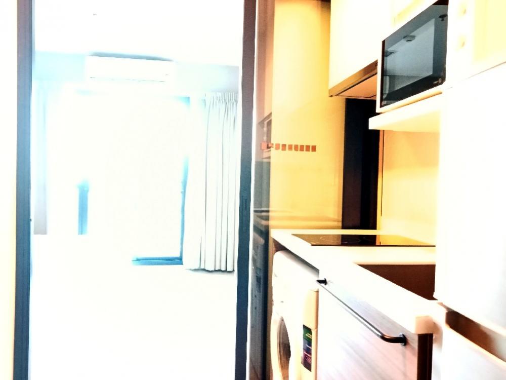 ขายคอนโดพระราม 9 เพชรบุรีตัดใหม่ RCA : Condolette Midst Rama9 For Sale 21.99 sq m., 9th floor, beautiful, luxurious, with furniture, balcony, unblock view