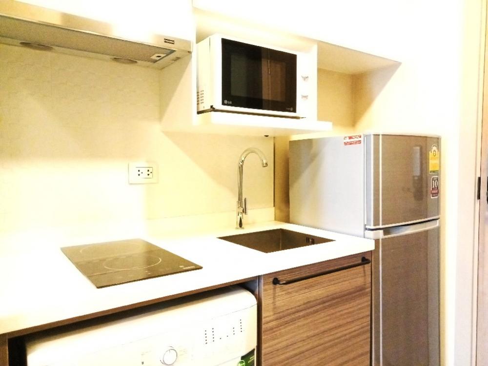 ขายคอนโดพระราม 9 เพชรบุรีตัดใหม่ RCA : Condolette Midst Rama9 For Sale 21.99 sq m., 9th floor, beautiful, luxurious, with furniture, balcony, unblock view