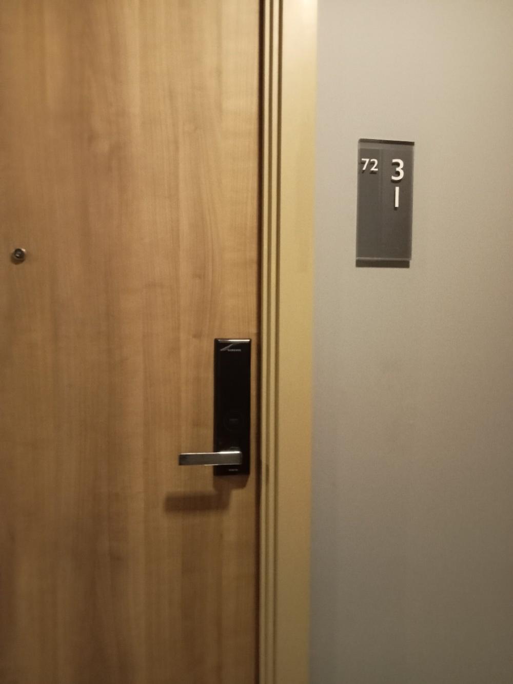 ขายคอนโดพระราม 9 เพชรบุรีตัดใหม่ RCA : Condolette Midst Rama9 For Sale 21.99 sq m., 9th floor, beautiful, luxurious, with furniture, balcony, unblock view