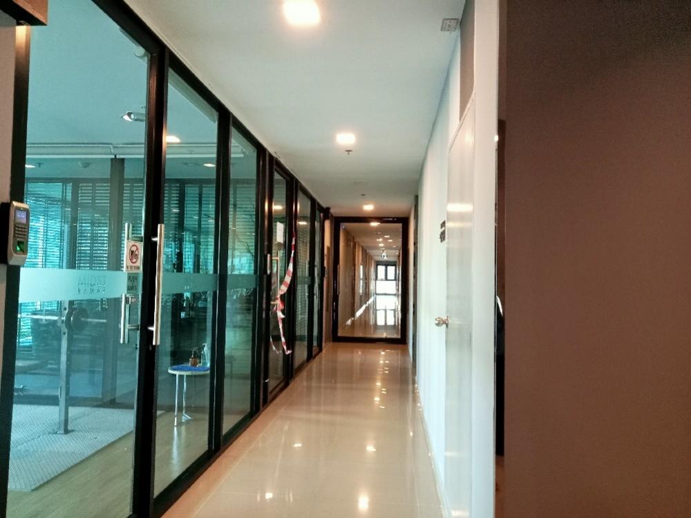 ขายคอนโดพระราม 9 เพชรบุรีตัดใหม่ RCA : Condolette Midst Rama9 For Sale 21.99 sq m., 9th floor, beautiful, luxurious, with furniture, balcony, unblock view