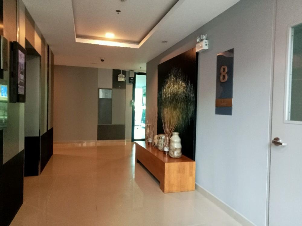 ขายคอนโดพระราม 9 เพชรบุรีตัดใหม่ RCA : Condolette Midst Rama9 For Sale 21.99 sq m., 9th floor, beautiful, luxurious, with furniture, balcony, unblock view