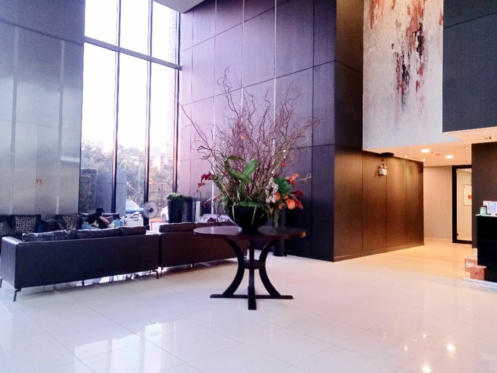 ขายคอนโดพระราม 9 เพชรบุรีตัดใหม่ RCA : Condolette Midst Rama9 For Sale 21.99 sq m., 9th floor, beautiful, luxurious, with furniture, balcony, unblock view