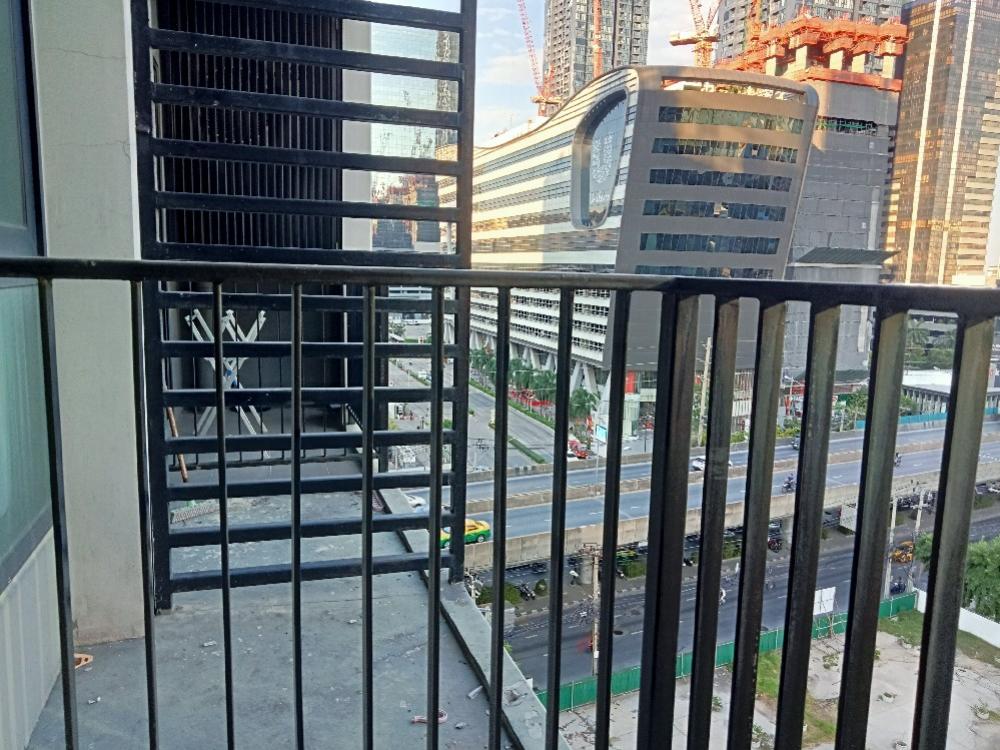 ขายคอนโดพระราม 9 เพชรบุรีตัดใหม่ RCA : Condolette Midst Rama9 For Sale 21.99 sq m., 9th floor, beautiful, luxurious, with furniture, balcony, unblock view