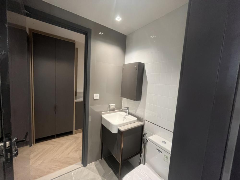 ขายคอนโดสยาม จุฬา สามย่าน : Chapter Chula - Samyan【𝐒𝐄𝐋𝐋】🔥 คอนโด 2 ห้องนอน สไตล์มินิมอลพร้อมเฟอร์ พื้นที่กว้าง ส่วนกลางจัดเต็ม 24 ชม. ใกล้ห้างดังสามย่าน พร้อมเข้าอยู่ 🔥 ติดต่อไลน์ไอดี: @hacondo