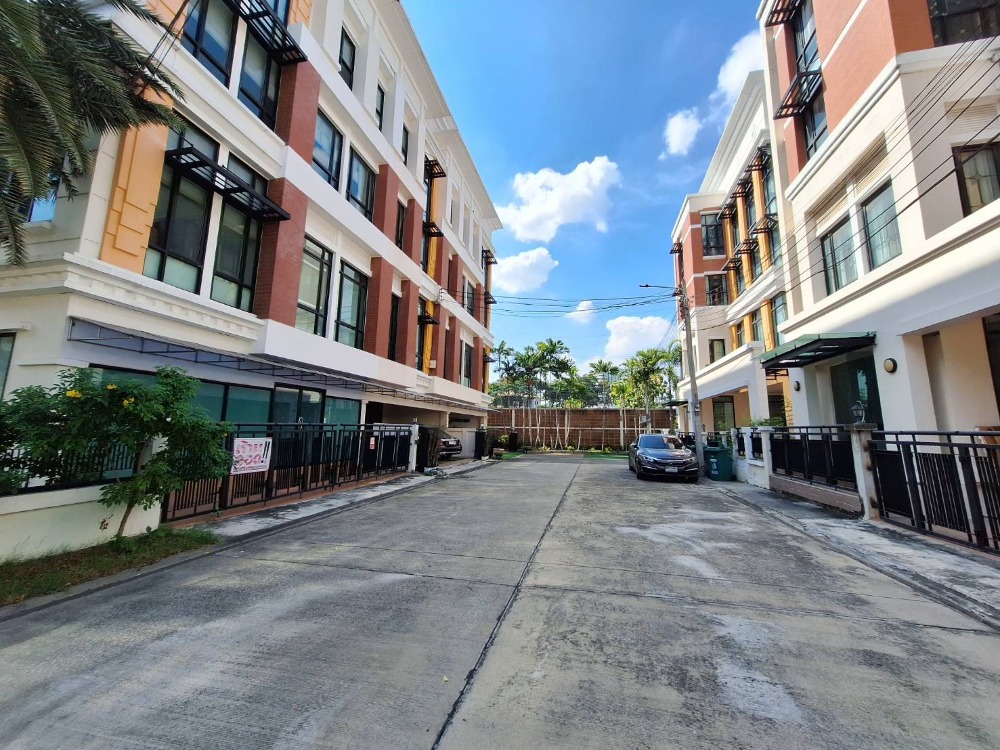 ให้เช่าโฮมออฟฟิศบางนา แบริ่ง ลาซาล : เช่า Home Office 4 ชั้น บางนา กม.2 กลางกรุงออฟฟิศ พาร์ค