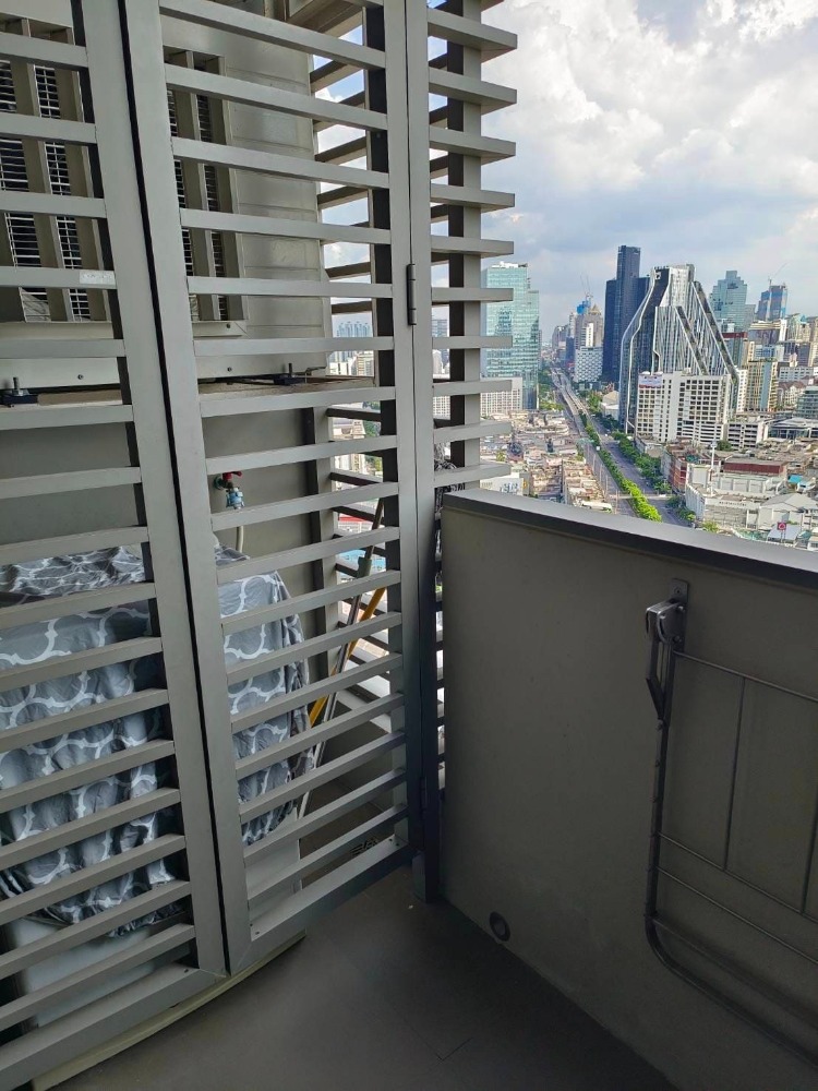 ขายคอนโดสยาม จุฬา สามย่าน : The Room Rama 4【𝐒𝐄𝐋𝐋】🔥ห้องกว้าง พื้นที่เยอะ สไตล์มินิมอล เครื่องใช้ครบถึงใจ ชั้นสูง พร้อมเข้าอยู่🔥 ติดต่อไลน์ไอดี: @hacondo