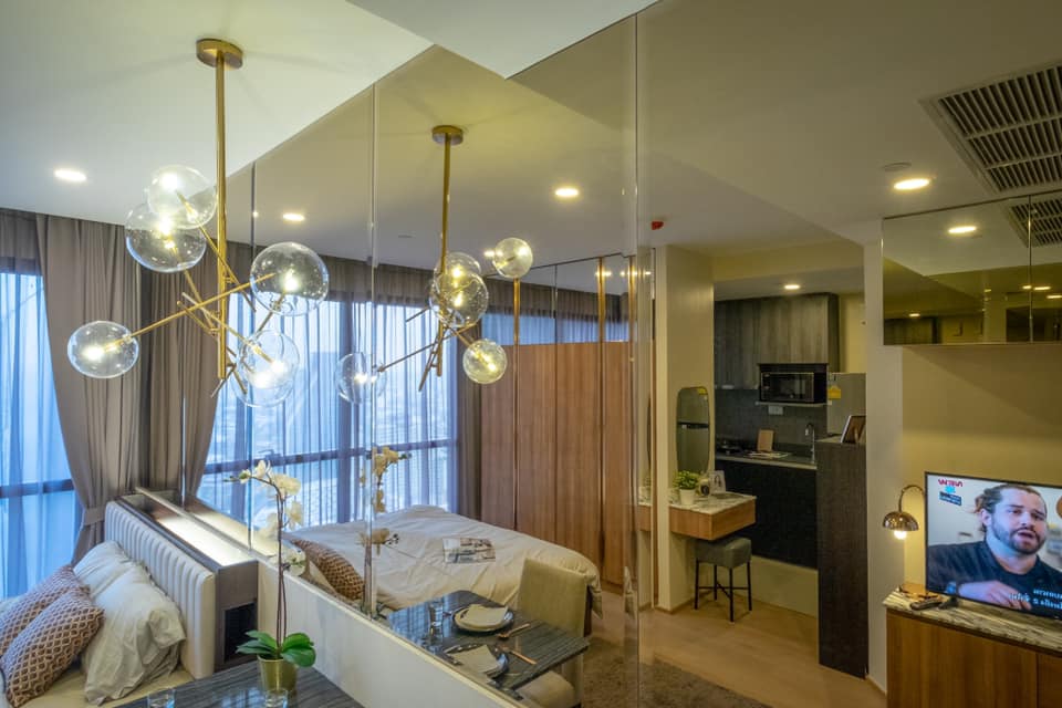 For RentCondoSiam Paragon ,Chulalongkorn,Samyan : Ashton Chula - Silom【𝐑𝐄𝐍𝐓】🔥 Stu style room, casual style Equipment is convenient, attached to the mall near MRT Sam Yan.🔥 Contact Line ID: @hacondo