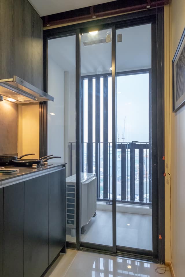 For RentCondoSiam Paragon ,Chulalongkorn,Samyan : Ashton Chula - Silom【𝐑𝐄𝐍𝐓】🔥 Stu style room, casual style Equipment is convenient, attached to the mall near MRT Sam Yan.🔥 Contact Line ID: @hacondo
