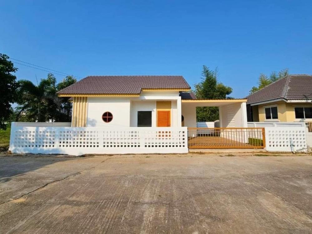 For SaleHouseChiang Mai : Beautiful house, minimalist style - Muji Newly built house near Thaweechon Park, 3 bedrooms, warm and livable.