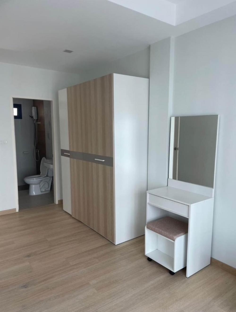 ให้เช่าทาวน์โฮมนวมินทร์ รามอินทรา : ให้เช่า ทาว์นโฮม 3 ชั้น โครงการ Eternity primrose- 3ห้องนอน 4 ห้องน้ำ- เฟอร์นิเจอร์ครบ แอร์ /ผ้าม่าน สภาพใหม่- รปภ 24 ชม