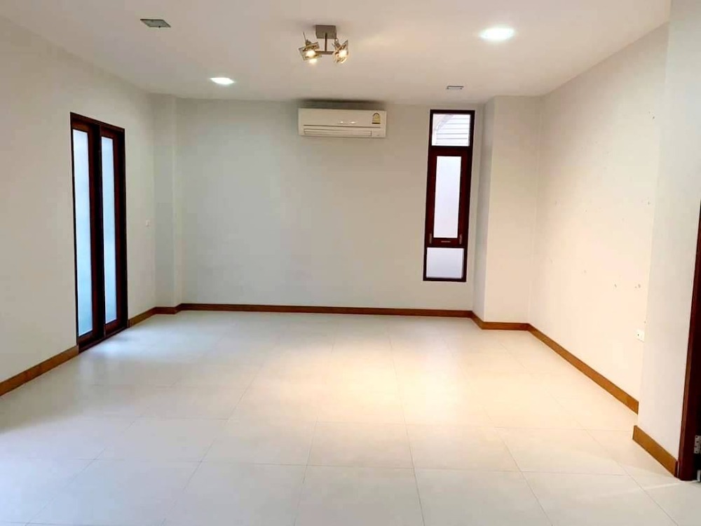 For SaleTownhomeRama 2, Bang Khun Thian : 3-story detached house for sale, Soi Bang Kradi 1, Bang Khun Thian, self-built house, code H8015