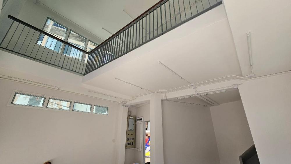 For RentShop HouseLadprao101, Happy Land, The Mall Bang Kapi : Commercial building for rent near MRT Lam Sali, just 1 second.