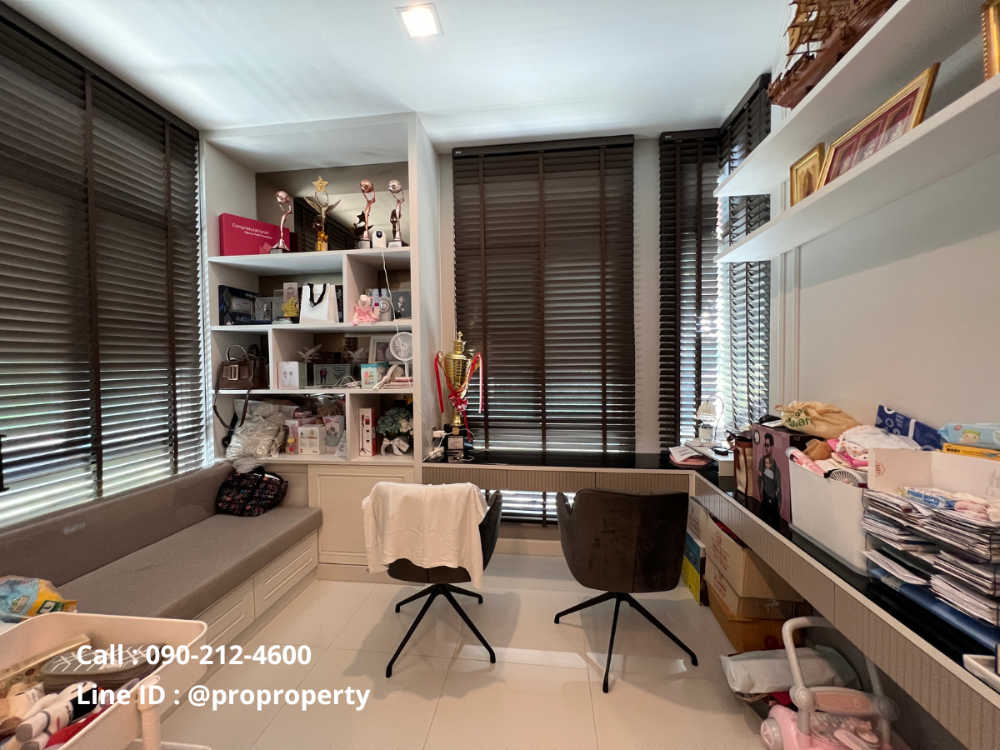 For SaleHouseEakachai, Bang Bon : The best location in the project Mantana Wongwaen-Bangbon Parking for 6 cars, very new condition, premium built-ins throughout, ready to move in.