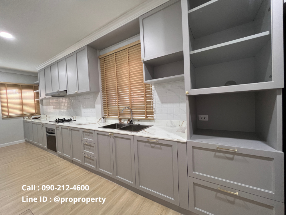 For SaleHouseEakachai, Bang Bon : The best location in the project Mantana Wongwaen-Bangbon Parking for 6 cars, very new condition, premium built-ins throughout, ready to move in.