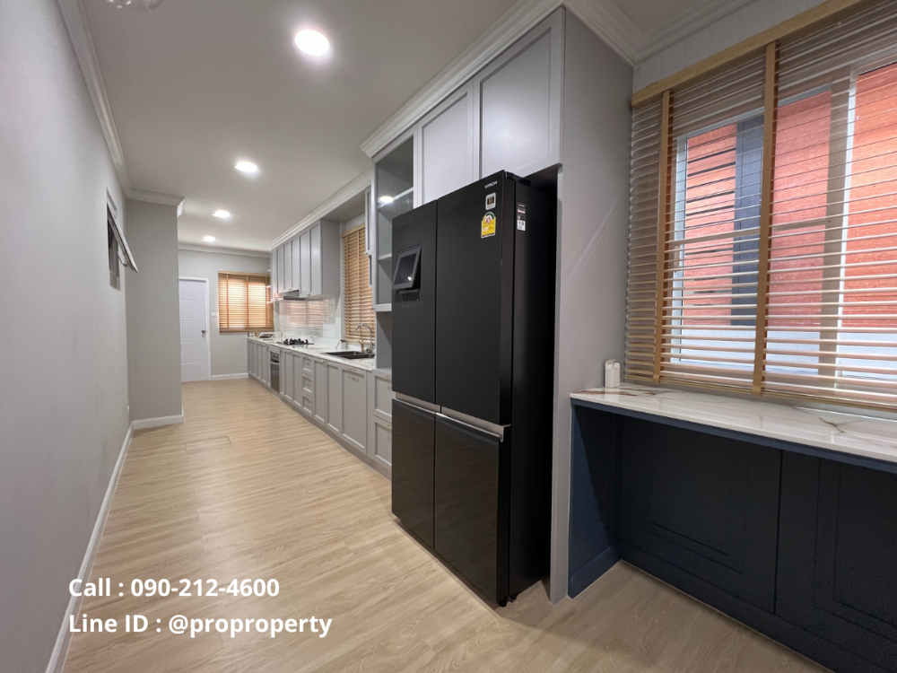 For SaleHouseEakachai, Bang Bon : The best location in the project Mantana Wongwaen-Bangbon Parking for 6 cars, very new condition, premium built-ins throughout, ready to move in.