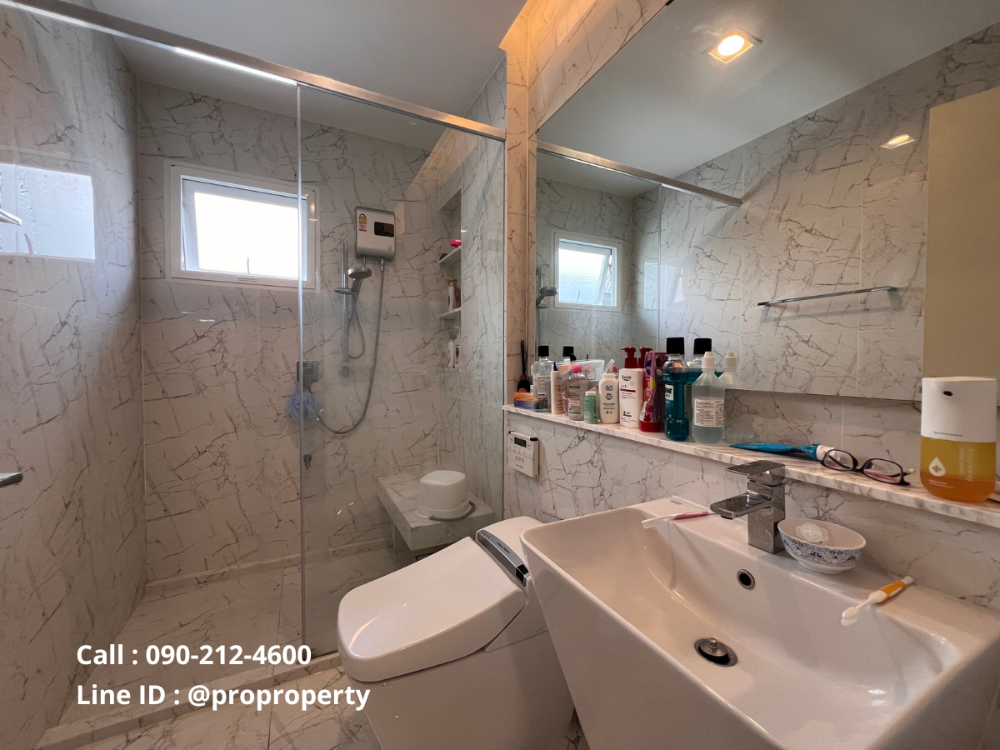 For SaleHouseEakachai, Bang Bon : The best location in the project Mantana Wongwaen-Bangbon Parking for 6 cars, very new condition, premium built-ins throughout, ready to move in.