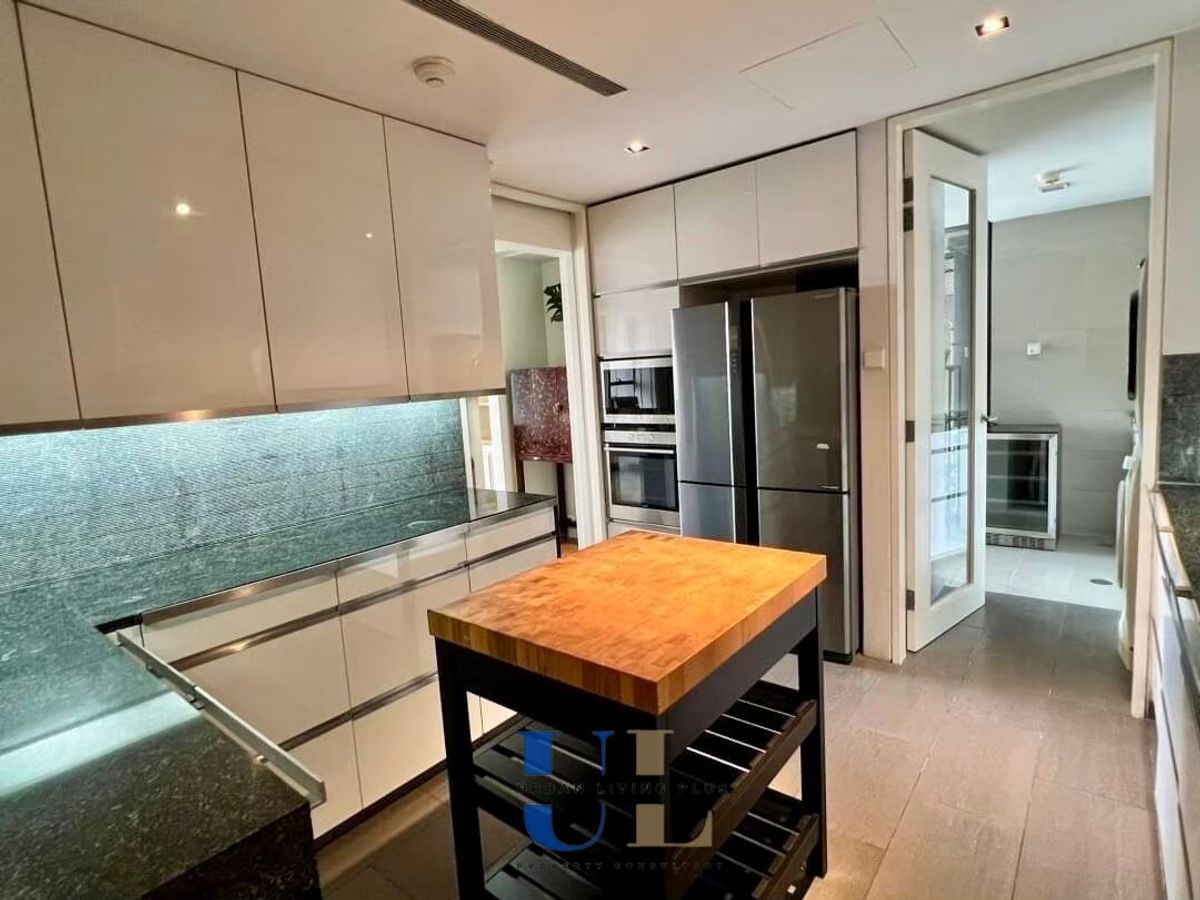 For RentCondoSathorn, Narathiwat : (UL2312221) Tel/Line 096-2479369 , RARE ITEM !! For Rent The Met Sathorn Condo, 3 bedrooms, 4 bathrooms + 1 maidroom🧹 197 Sq.M. High floor💥💥