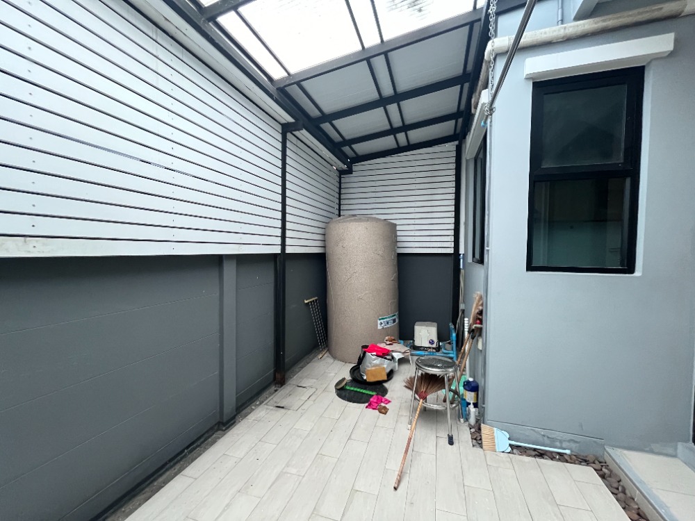 For SaleTownhomeRathburana, Suksawat : The best price! Baan Klang Muang Suksawat Townhome, 3 floors, fully furnished 20 sq wah., next to the main road and MRT station