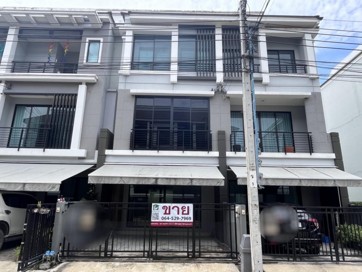 For SaleTownhomeRathburana, Suksawat : The best price! Baan Klang Muang Suksawat Townhome, 3 floors, fully furnished 20 sq wah., next to the main road and MRT station