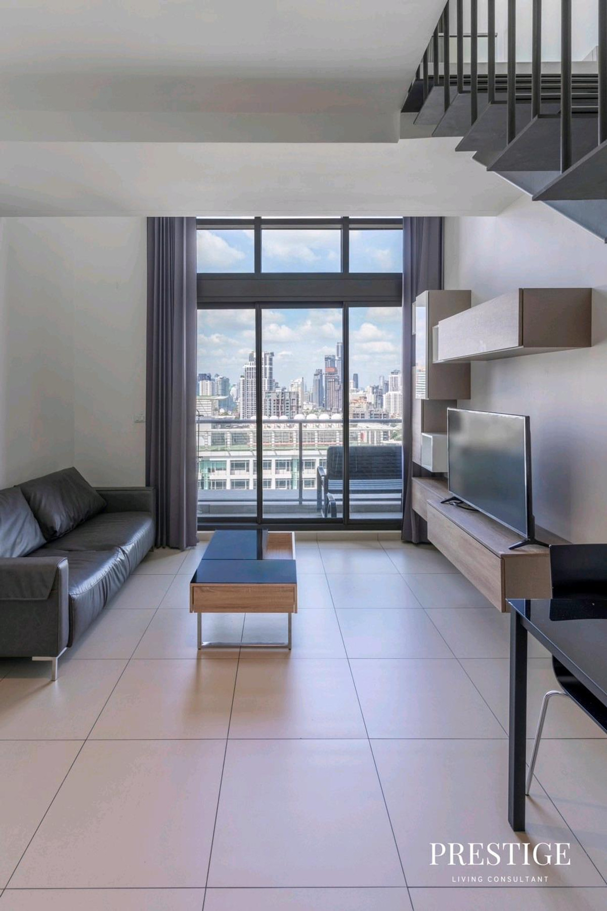 ให้เช่าคอนโดสุขุมวิท อโศก ทองหล่อ : 📌For RENT เช่า | The Lofts Ekkamai - 1BR Duplex (47 sqm) 30,000 THB