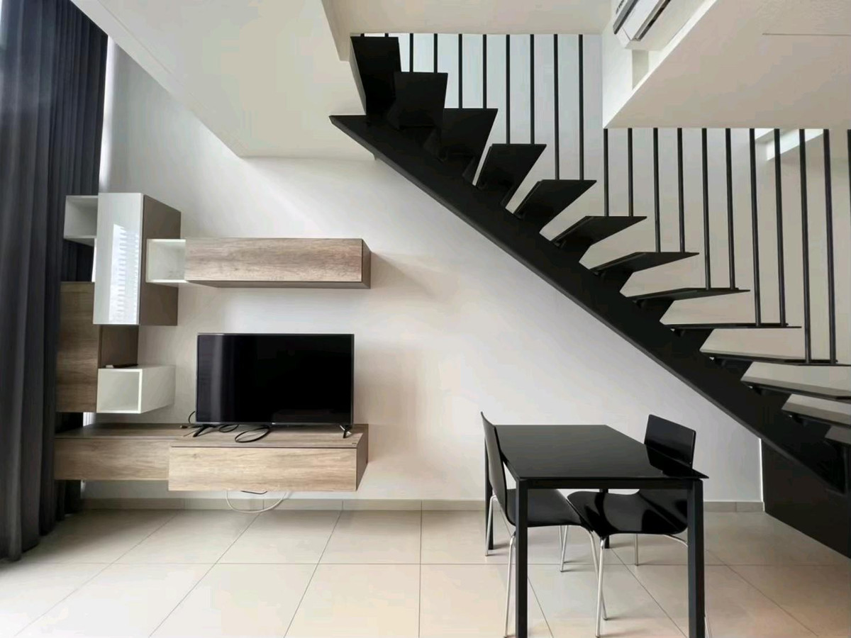 ให้เช่าคอนโดสุขุมวิท อโศก ทองหล่อ : 📌For RENT เช่า | The Lofts Ekkamai - 1BR Duplex (47 sqm) 30,000 THB