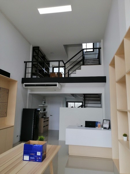 ขายอาคารพาณิชย์ลาดพร้าว เซ็นทรัลลาดพร้าว : ขายอาคารพาณิชย์ โฮมออฟฟิศ 3.5 ชั้น   2 หลังติดกัน (ขายพร้อมผู้เช่า)  โครงการ ADD AP19  ตั้งอยู่ซอยวิภาวดี16 (ซอยโชคชัยร่วมมิตร) ใกล้ย่านธุรกิจ เดินทางสะดวก เข้าออกได้หลายเส้นทาง ถ.วิภาวดีรังสิต, ถ.รัชดาภิเษก, MRTลาดพร้าว