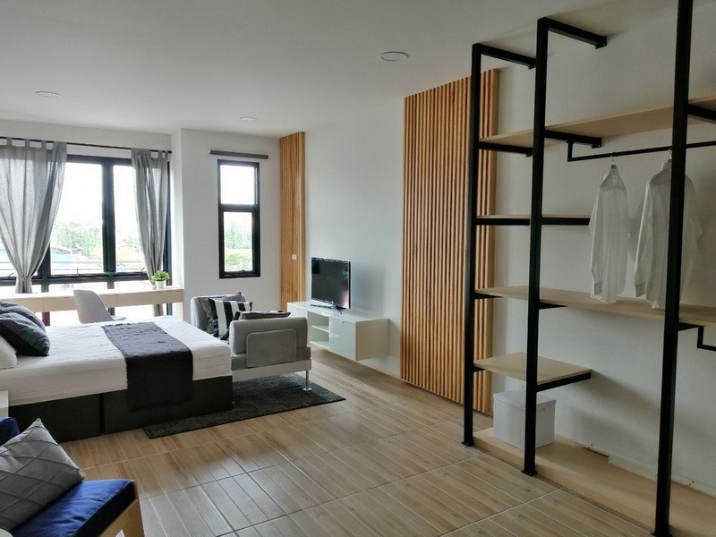 ขายอาคารพาณิชย์ลาดพร้าว เซ็นทรัลลาดพร้าว : ขายอาคารพาณิชย์ โฮมออฟฟิศ 3.5 ชั้น   2 หลังติดกัน (ขายพร้อมผู้เช่า)  โครงการ ADD AP19  ตั้งอยู่ซอยวิภาวดี16 (ซอยโชคชัยร่วมมิตร) ใกล้ย่านธุรกิจ เดินทางสะดวก เข้าออกได้หลายเส้นทาง ถ.วิภาวดีรังสิต, ถ.รัชดาภิเษก, MRTลาดพร้าว