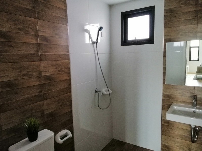 ขายอาคารพาณิชย์ลาดพร้าว เซ็นทรัลลาดพร้าว : ขายอาคารพาณิชย์ โฮมออฟฟิศ 3.5 ชั้น   2 หลังติดกัน (ขายพร้อมผู้เช่า)  โครงการ ADD AP19  ตั้งอยู่ซอยวิภาวดี16 (ซอยโชคชัยร่วมมิตร) ใกล้ย่านธุรกิจ เดินทางสะดวก เข้าออกได้หลายเส้นทาง ถ.วิภาวดีรังสิต, ถ.รัชดาภิเษก, MRTลาดพร้าว