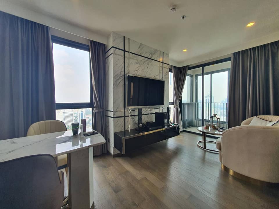 ขายคอนโดราชเทวี พญาไท : Ideo Q Siam - Ratchathewi【𝐒𝐄𝐋𝐋】🔥 คอนโด 2 ห้องนอนแบบโมเดิร์น เครื่องใช้ครบครัน วิวชั้นสูง ส่วนกลางชั้นดาดฟ้า 🔥 ติดต่อไลน์ไอดี: @hacondo