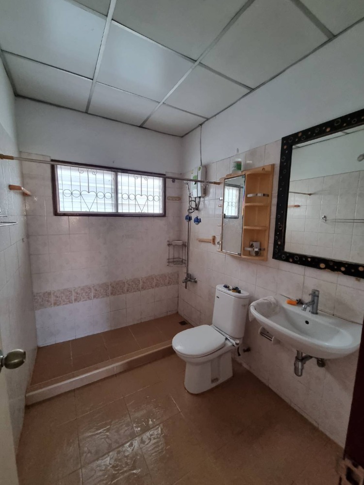 For RentHouseMin Buri, Romklao : Single house for rent in Minburi, 3 bedrooms, 2 bathrooms.