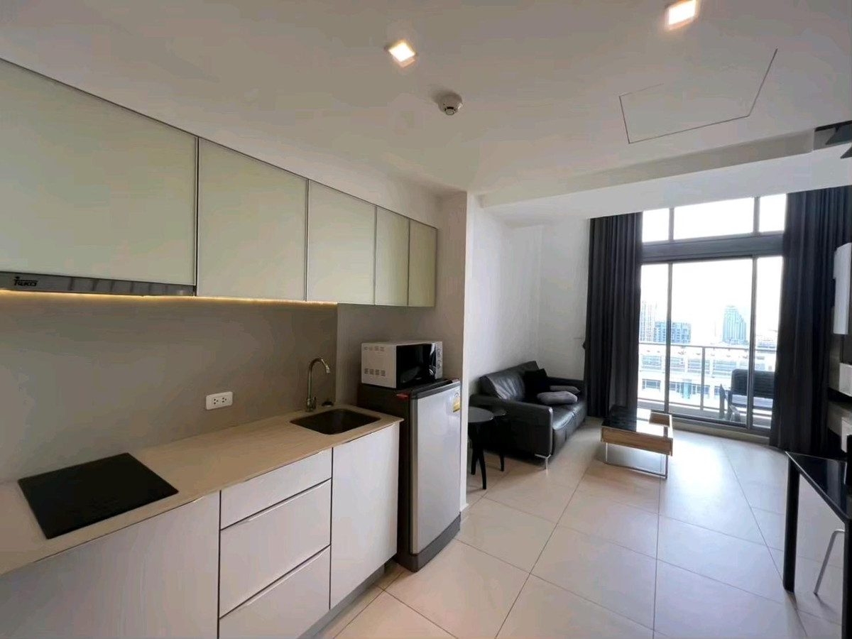 ให้เช่าคอนโดสุขุมวิท อโศก ทองหล่อ : 📌For RENT เช่า | The Lofts Ekkamai - 1BR Duplex (47 sqm) 30,000 THB