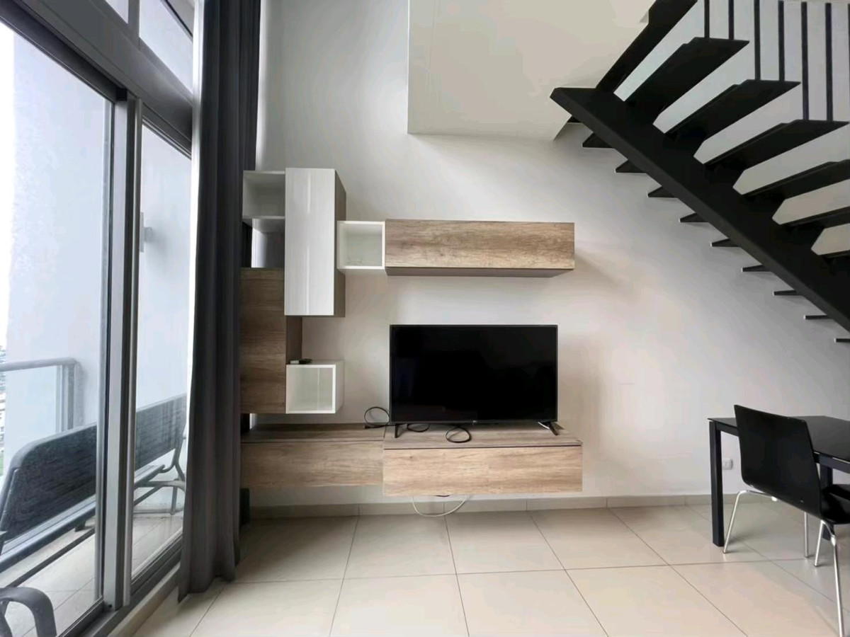 ให้เช่าคอนโดสุขุมวิท อโศก ทองหล่อ : 📌For RENT เช่า | The Lofts Ekkamai - 1BR Duplex (47 sqm) 30,000 THB