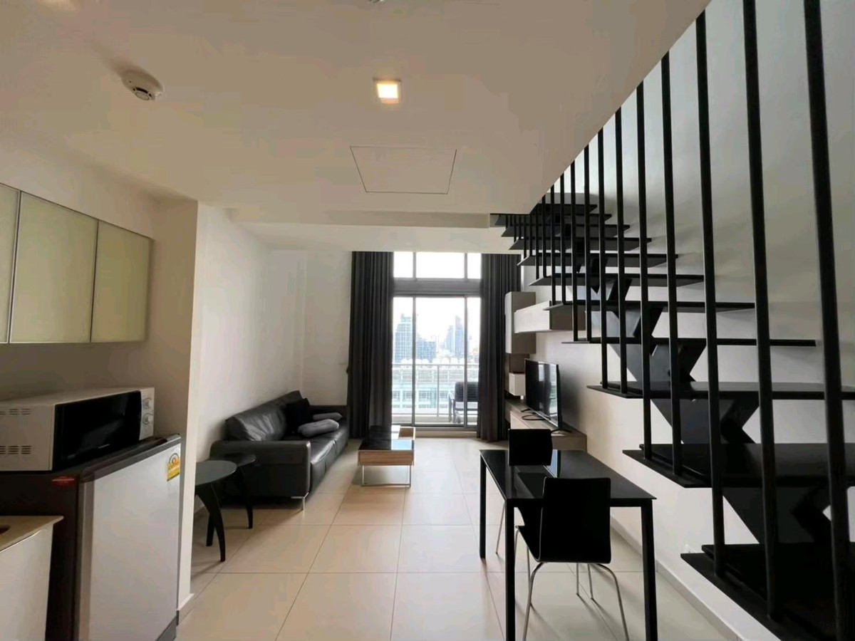 ให้เช่าคอนโดสุขุมวิท อโศก ทองหล่อ : 📌For RENT เช่า | The Lofts Ekkamai - 1BR Duplex (47 sqm) 30,000 THB