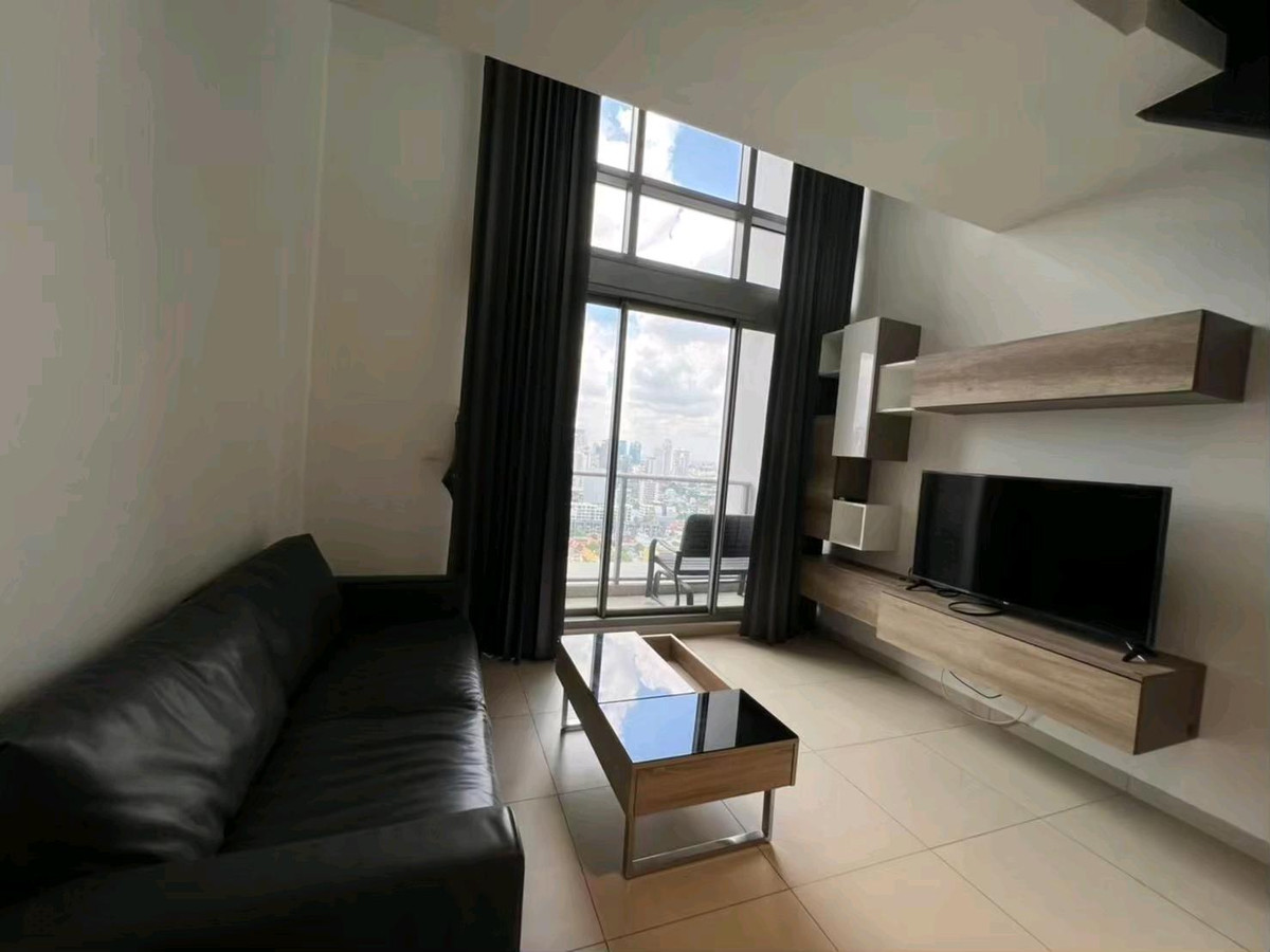 ให้เช่าคอนโดสุขุมวิท อโศก ทองหล่อ : 📌For RENT เช่า | The Lofts Ekkamai - 1BR Duplex (47 sqm) 30,000 THB