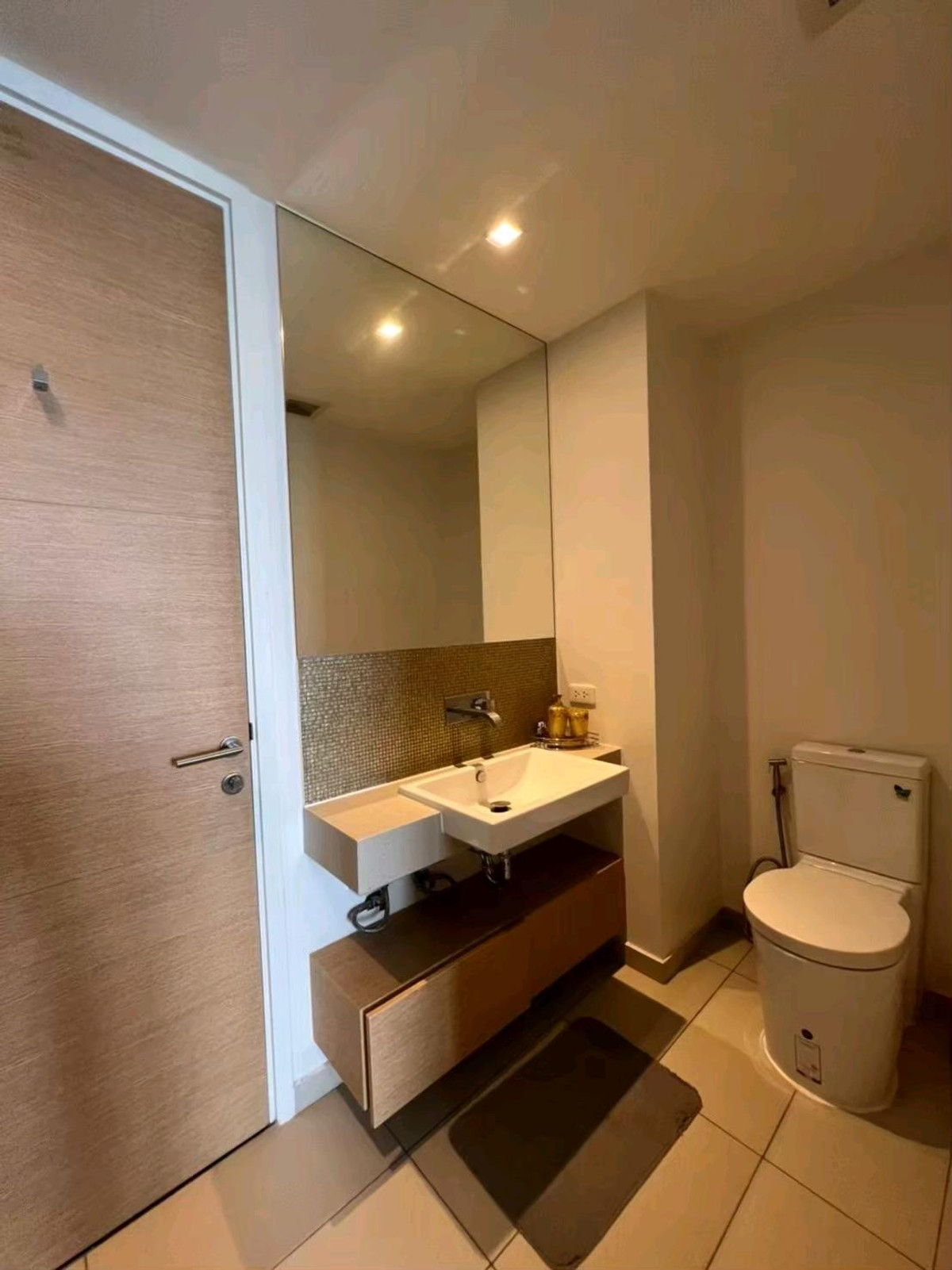 ให้เช่าคอนโดสุขุมวิท อโศก ทองหล่อ : 📌For RENT เช่า | The Lofts Ekkamai - 1BR Duplex (47 sqm) 30,000 THB