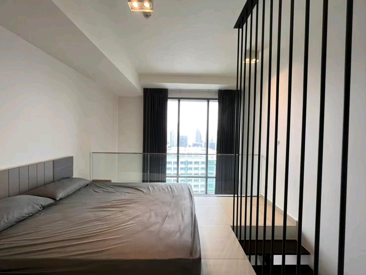 ให้เช่าคอนโดสุขุมวิท อโศก ทองหล่อ : 📌For RENT เช่า | The Lofts Ekkamai - 1BR Duplex (47 sqm) 30,000 THB