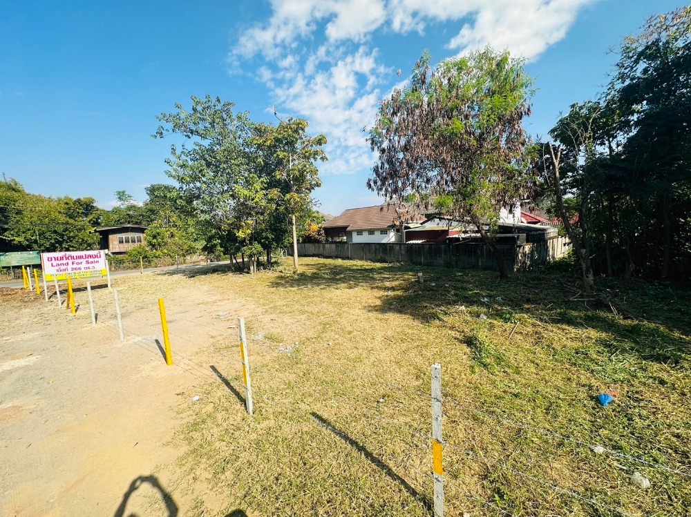 For SaleLandChiang Mai : Land for sale, 266 sq m., resort view, both water and mountains, convenient travel, close to the city and Mae Rim tourist attractions.