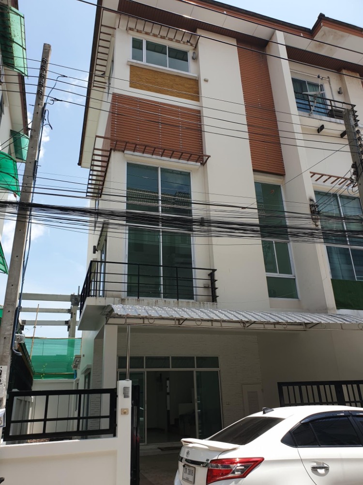 ขายทาวน์โฮมโชคชัย4 ลาดพร้าว71 : ทาวน์โฮม ลาดพร้าววังหิน 78 / 3 ห้องนอน (ขาย), Townhome Lat Phrao Wang Hin 78 / 3 Bedrooms (SALE) MEAW384
