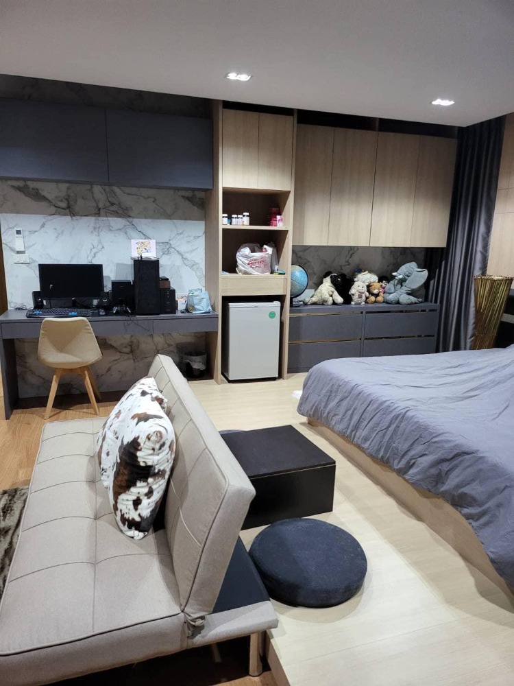 ● Modern style ● 3 storey single house 167.00 sq m. | 4 beds 4 parking | Near Bang Khae Piram Park 9 mins, Victoria Gardens 12 mins. Loading...