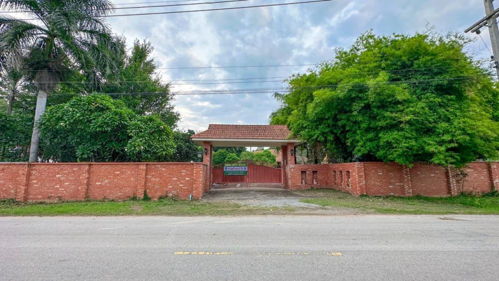 For SaleHouseCha-am Phetchaburi : Single-storey detached house for sale, area 3 rai, well fenced, with concrete road on 2 sides, near Puktian Beach and Cha-am Beach. The house is located in Nong Chok Subdistrict, Tha Yang District, Phetchaburi Province.