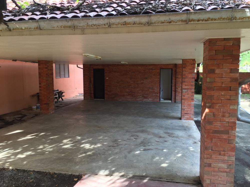 For SaleHouseCha-am Phetchaburi : Single-storey detached house for sale, area 3 rai, well fenced, with concrete road on 2 sides, near Puktian Beach and Cha-am Beach. The house is located in Nong Chok Subdistrict, Tha Yang District, Phetchaburi Province.