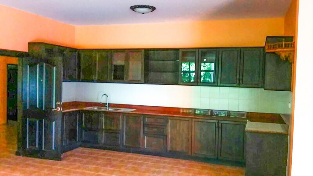 For SaleHouseCha-am Phetchaburi : Single-storey detached house for sale, area 3 rai, well fenced, with concrete road on 2 sides, near Puktian Beach and Cha-am Beach. The house is located in Nong Chok Subdistrict, Tha Yang District, Phetchaburi Province.