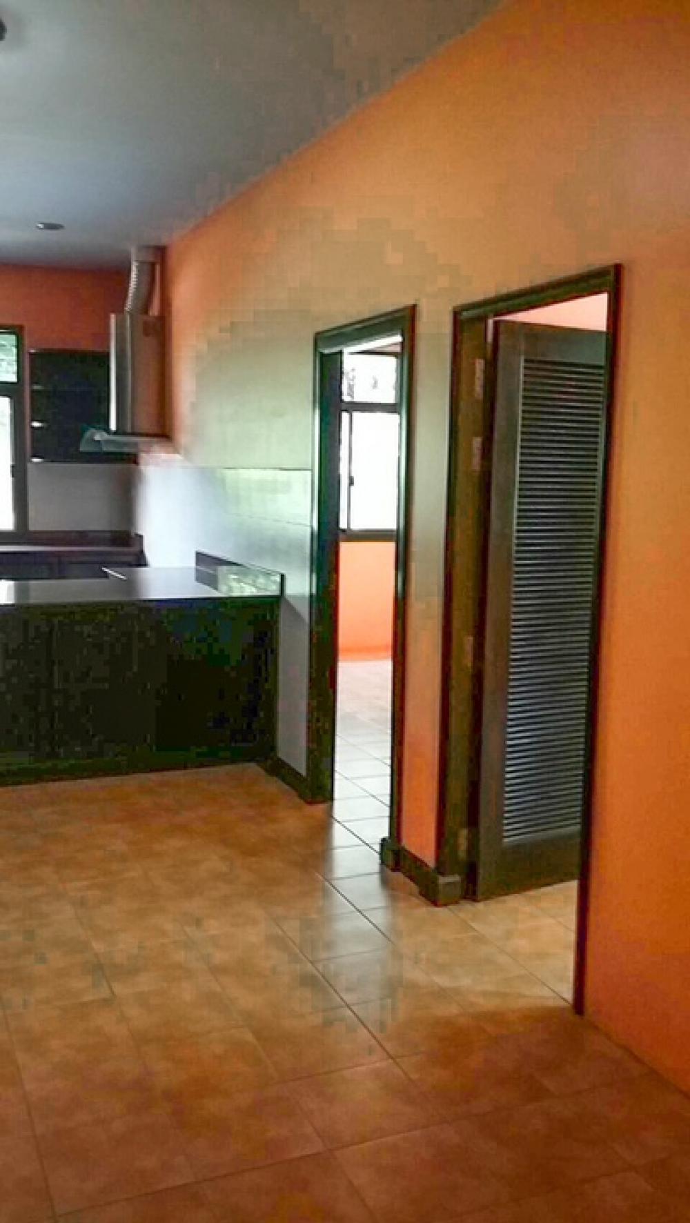 For SaleHouseCha-am Phetchaburi : Single-storey detached house for sale, area 3 rai, well fenced, with concrete road on 2 sides, near Puktian Beach and Cha-am Beach. The house is located in Nong Chok Subdistrict, Tha Yang District, Phetchaburi Province.