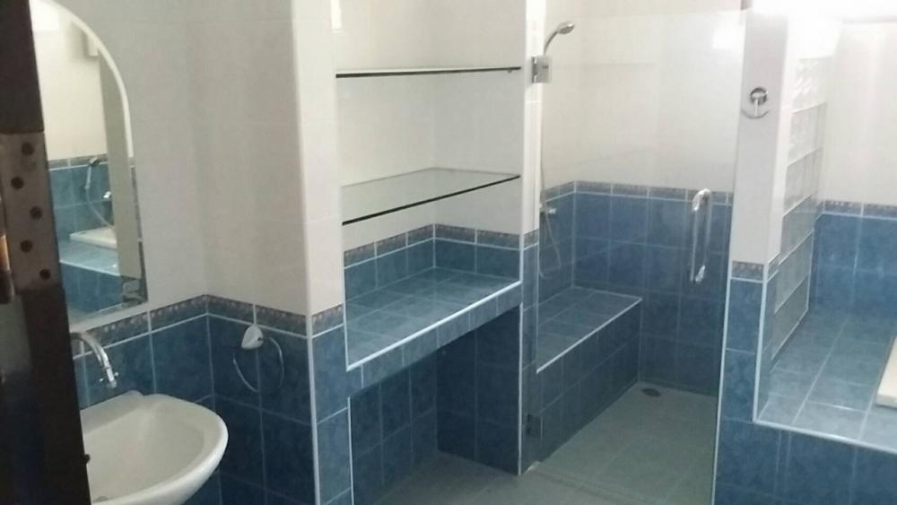 For SaleHouseCha-am Phetchaburi : Single-storey detached house for sale, area 3 rai, well fenced, with concrete road on 2 sides, near Puktian Beach and Cha-am Beach. The house is located in Nong Chok Subdistrict, Tha Yang District, Phetchaburi Province.